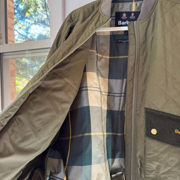 Barbour Bowhill Quilted Jacket in Army Green 4 - Picture 6 of 13